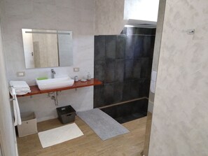 Bathroom - Apartment for your vacation near the sea and tranquility (Marotta)