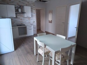 Dining - Apartment for your vacation near the sea and tranquility (Marotta)