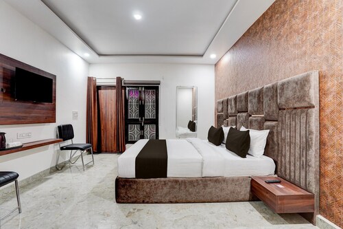 Deluxe Room Neelam Inn
