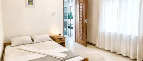 1 bedroom, iron/ironing board, internet, bed sheets