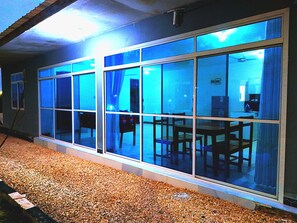 Outdoor dining - Serene Beachfront Bungalow Escape in Uroa, Zanzibar (Uroa)