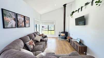 Bronte snug - Half way to everywhere