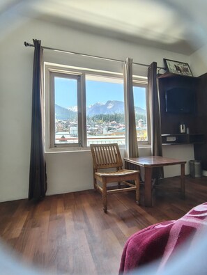 Family Room | Living area - Hotel Premier (Manali)