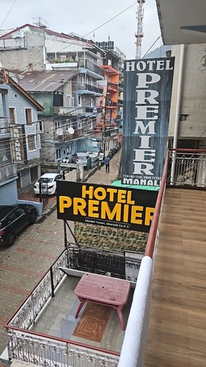 Deluxe Room | Balcony