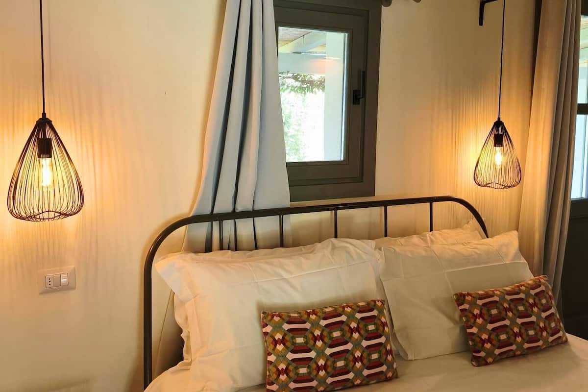 华丽公寓, 花园景观, 池畔