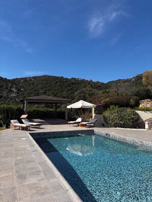 Outdoor pool, open 7:00 AM to 9:00 PM, pool loungers - Spartaco Eco Retreat (San Pantaleo)