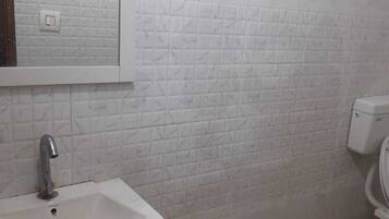 Double Room | Bathroom