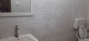 Double Room | Bilik Mandi