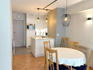 Apartment | Dining - Cozy Coastal Apartment With Dual Terraces (Middelkerke)