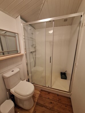 Shower, hair dryer, towels, soap - House 7 pers. Sables d'Olonne, ideal for families with teenagers or friends (Les Sables d'Olonne)