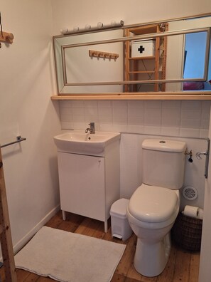 Shower, hair dryer, towels, soap - House 7 pers. Sables d'Olonne, ideal for families with teenagers or friends (Les Sables d'Olonne)