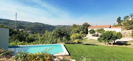Pool. Grandfather's House Quinta D'Azenha