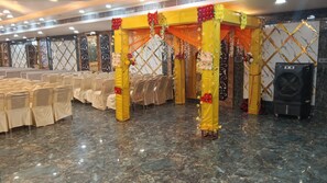 Banquet hall - VRINDA HERITAGE Near Siwan Andar Rd (Rashid Chak)
