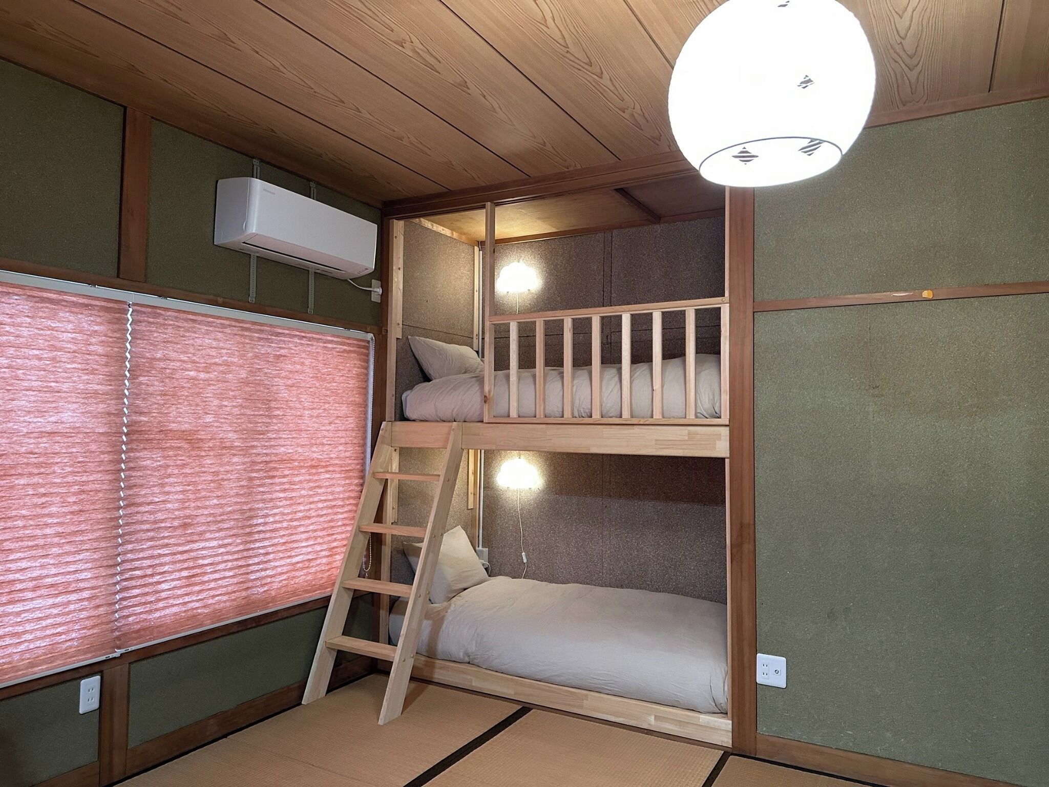 3 bedrooms, desk, free WiFi, bed sheets