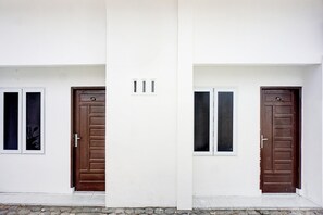 Holiday Home Facilities and Services - Luxury Deluxe DBL Retreat W/ Free WiFi and Parking (Medan)