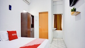 Unclassified image, 4 of 16, button - Luxury Deluxe DBL Retreat W/ Free WiFi and Parking (Medan)