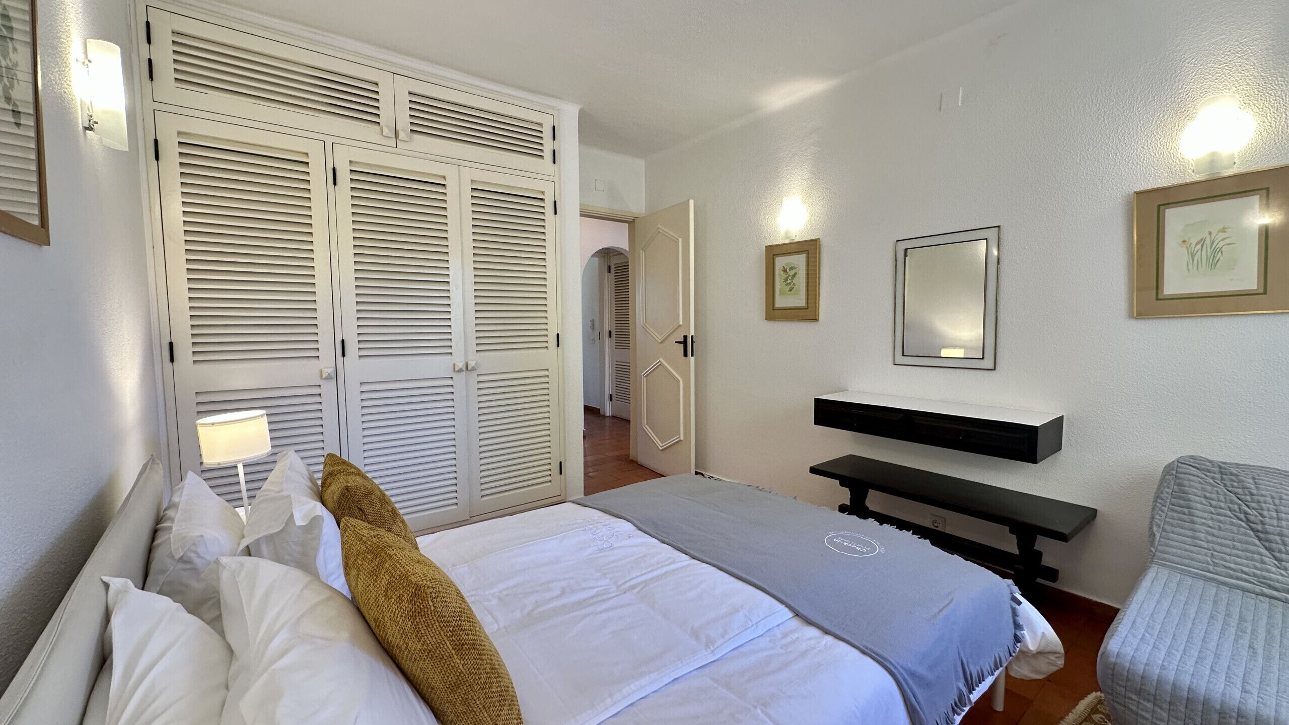 Iron/ironing board, free WiFi, bed sheets