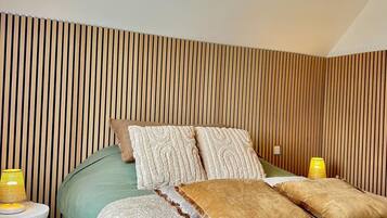 3 chambres, fer et planche à repasser, Wi-Fi, draps fournis