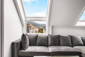 Fernseher, Kamin