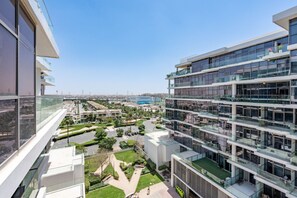 Exterior - Beautiful 1BR Escape, Near to the Park and Minute Car Drive to DAMAC Mall (Dubai)