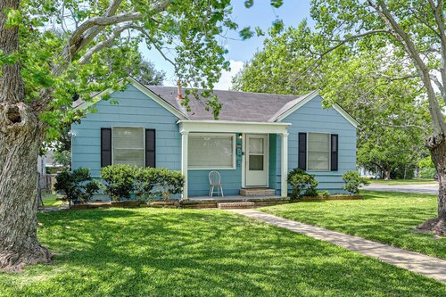 Port Arthur Homebase: Work, Dine & Play!