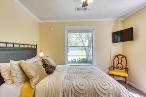 1 bedroom, desk, iron/ironing board, internet
