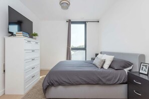 2 bedrooms, Internet, bed sheets - 2-Bedroom Bermondsey Apartment (London)