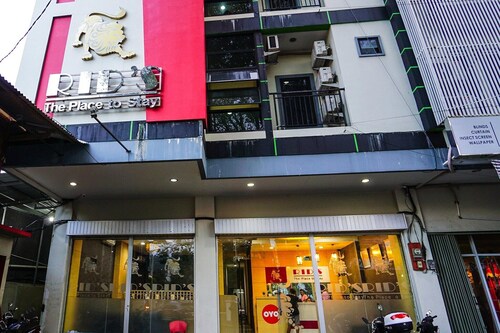 Stylish Delux Twin Stay with Free WiFi and Parking