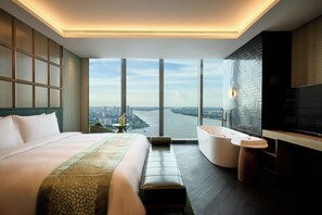 Deluxe Suite, Non Smoking, River View | Premium bedding, free minibar, in-room safe, desk