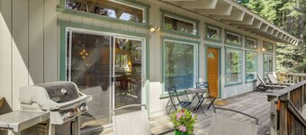 Near Beaches & Boat Launches! Lake Almanor Getaway
