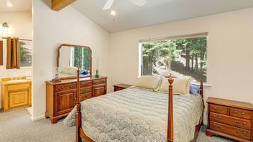 3 bedrooms, iron/ironing board, internet, bed sheets