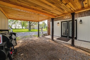 Property grounds - 'Hillbilly Paradise' Near Casino & Fort Campbell (Oak Grove)