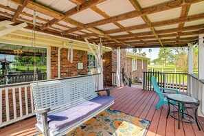 Terrace/patio - 'Hillbilly Paradise' Near Casino & Fort Campbell (Oak Grove)
