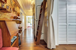 Interior - Walk to Southernmost Point! Conch Cottage w/ Patio (Key West)