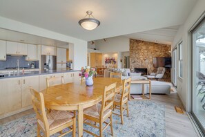 Dining - Private Dock + Fire Pit: Discovery Bay Retreat! (Discovery Bay)