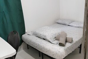 Basic Studio - 586 Boutique Hotel (Toronto)