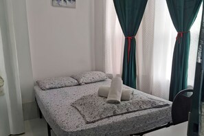 Basic Studio - 586 Boutique Hotel (Toronto)