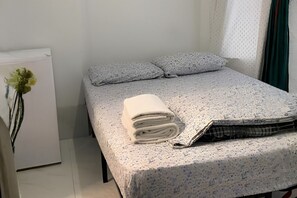 Basic Studio - 586 Boutique Hotel (Toronto)