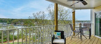 Beach, Boat Slip, Views! Lake of the Ozarks Condo