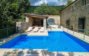 Pool - Amazing home in Lanisce (Lanisce)