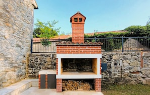 Property grounds - Amazing home in Lanisce (Lanisce)