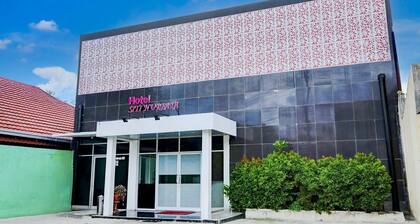 Cozy Double Escape in Indonesia W/ Parking Access