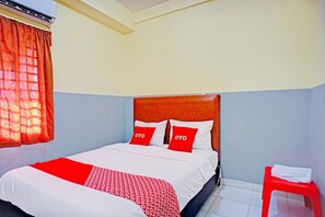 Bedroom - Luxury Deluxe DBL Retreat W/ Free WiFi and Parking (Medan)