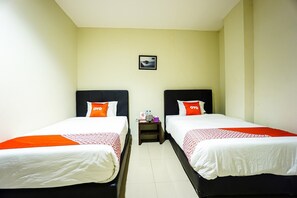 Room - Luxury Deluxe DBL Escape W/ Free WiFi and Parking (Manado)