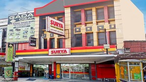 Unclassified image, 2 of 25, button - Cozy Double Escape W/ Free WiFi and Parking (Medan)