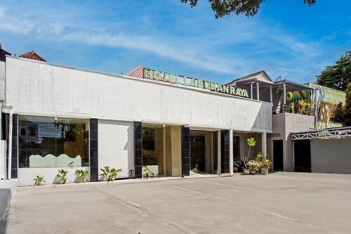 Luxury Deluxe DBL Retreat W/ Free WiFi and Parking