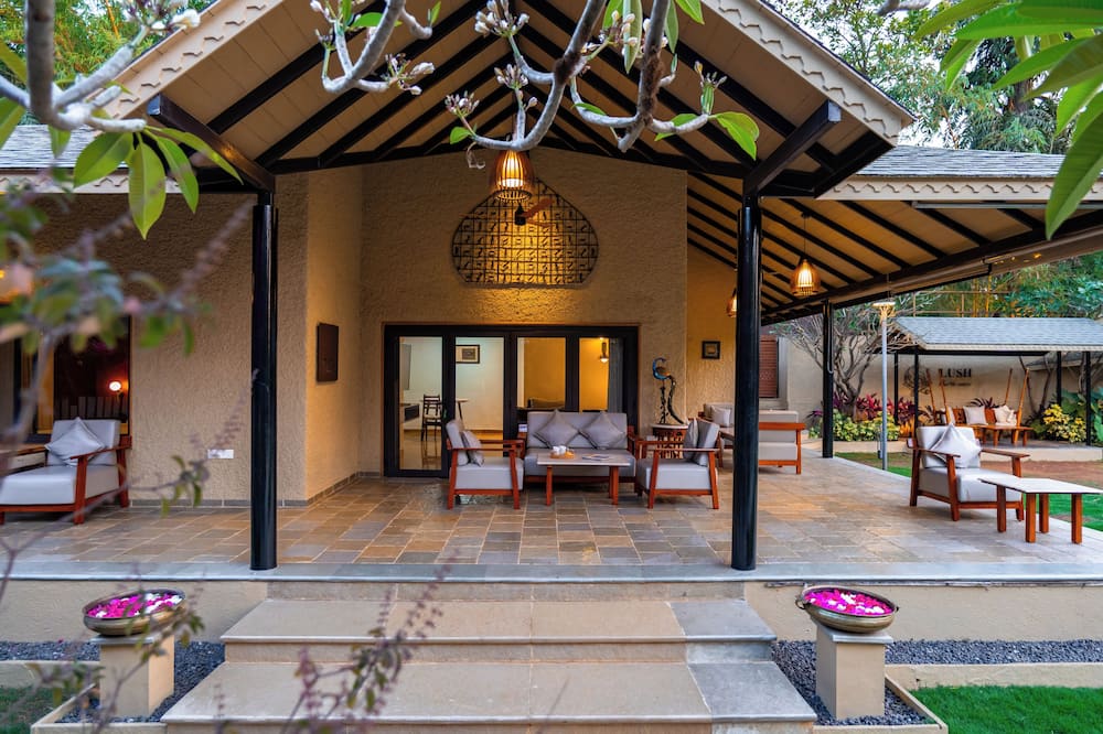 ELIVAAS Lush Villa 6BHK Pet-Friendly