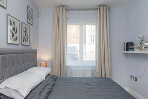 2 chambres, fer et planche à repasser, accès Internet, draps fournis