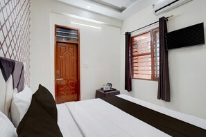 Room - Hotel  ISBT Mohali Formerly Holiday Spot (Mohali)