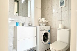 Hair dryer, towels - Paros Suite with Balcony & Parking (Paros)